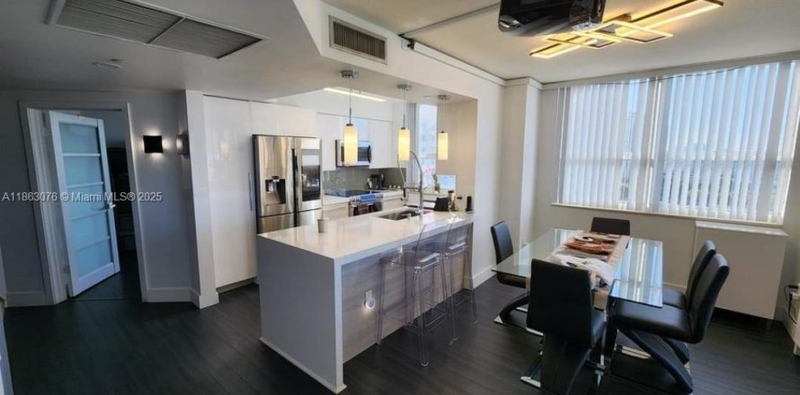 Кондоминиум с 2 спальнями в Авентура, Флорида № 1980199