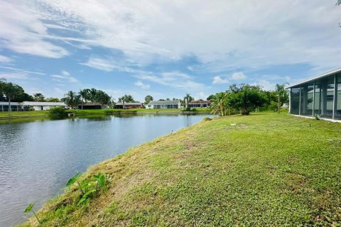 House in Holiday, Florida 3 bedrooms, 123.93 sq.m. № 1801845 - photo 17