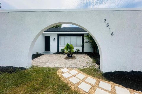 House in Holiday, Florida 3 bedrooms, 123.93 sq.m. № 1801845 - photo 3