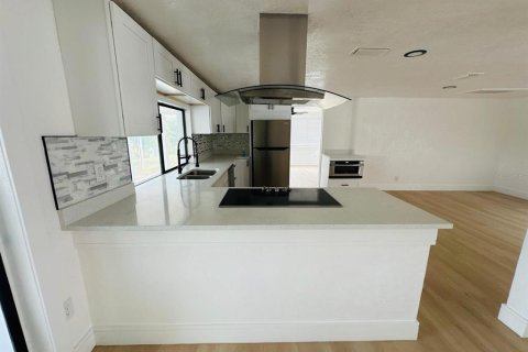 House in Holiday, Florida 3 bedrooms, 123.93 sq.m. № 1801845 - photo 27