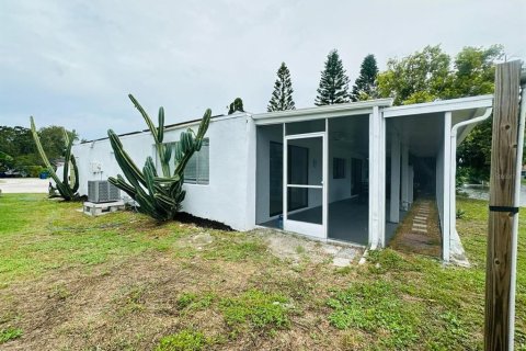 House in Holiday, Florida 3 bedrooms, 123.93 sq.m. № 1801845 - photo 13