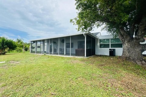 House in Holiday, Florida 3 bedrooms, 123.93 sq.m. № 1801845 - photo 16