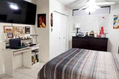 Copropriété à vendre à Pembroke Pines, Floride: 2 chambres, 79.15 m2 № 1977552 - photo 27