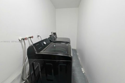 Villa ou maison à vendre à Sunrise, Floride: 5 chambres, 126.72 m2 № 2066864 - photo 27