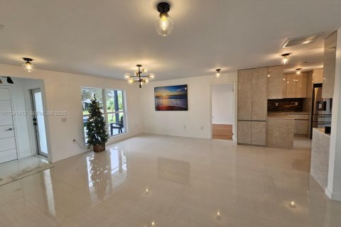 Villa ou maison à vendre à Sunrise, Floride: 5 chambres, 126.72 m2 № 2066864 - photo 4