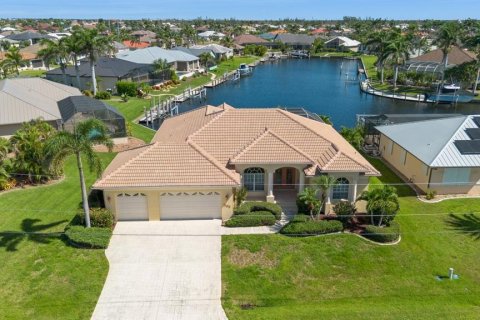 Casa en venta en Punta Gorda, Florida, 3 dormitorios, 224.45 m2 № 1852722 - foto 1