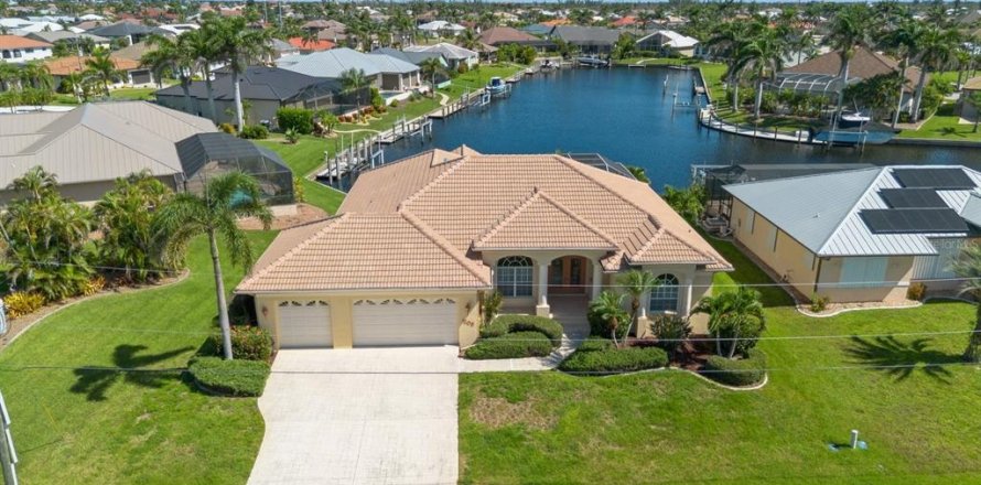 Casa en Punta Gorda, Florida 3 dormitorios, 224.45 m2 № 1852722