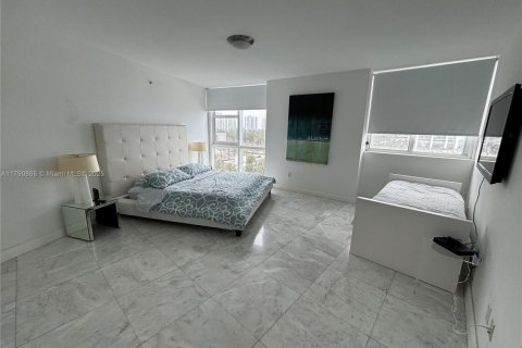 Condo in Sunny Isles Beach, Florida, 2 bedrooms  № 1861171 - photo 5