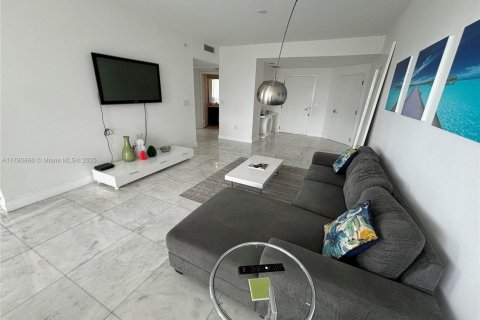 Condo in Sunny Isles Beach, Florida, 2 bedrooms  № 1861171 - photo 2