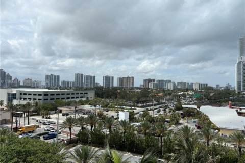 Condo in Sunny Isles Beach, Florida, 2 bedrooms  № 1861171 - photo 13