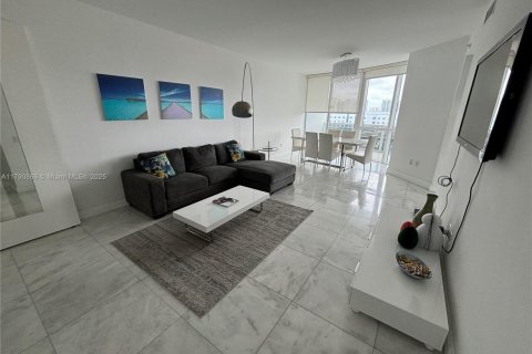 Condo in Sunny Isles Beach, Florida, 2 bedrooms  № 1861171 - photo 1