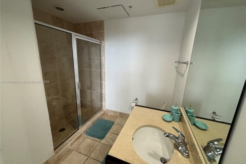 Condo in Sunny Isles Beach, Florida, 2 bedrooms  № 1861171 - photo 8