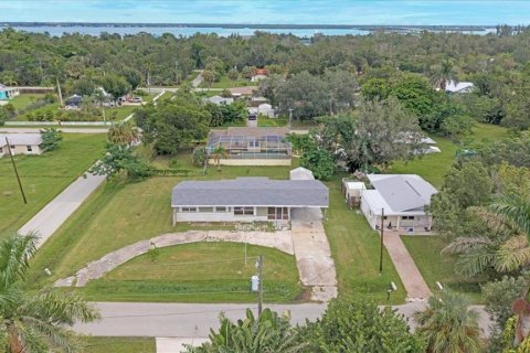 House in Punta Gorda, Florida 2 bedrooms, 106.09 sq.m. № 1906977 - photo 1