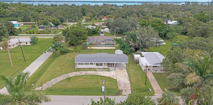 House in Punta Gorda, Florida 2 bedrooms, 106.09 sq.m. № 1906977