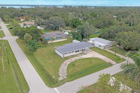 House in Punta Gorda, Florida 2 bedrooms, 106.09 sq.m. № 1906977 - photo 28