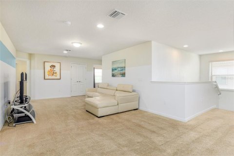 House in Kissimmee, Florida 9 bedrooms, 407.93 sq.m. № 1904460 - photo 21