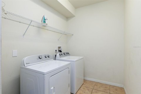 House in Kissimmee, Florida 9 bedrooms, 407.93 sq.m. № 1904460 - photo 6