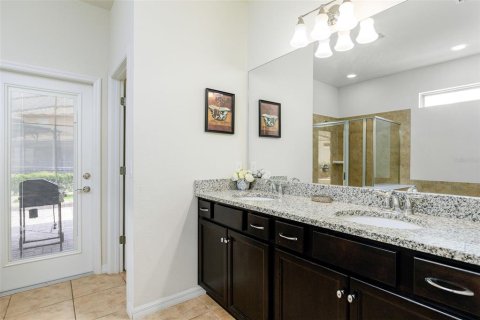 House in Kissimmee, Florida 9 bedrooms, 407.93 sq.m. № 1904460 - photo 12