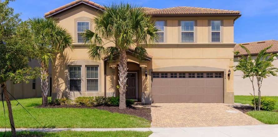 House in Kissimmee, Florida 9 bedrooms, 407.93 sq.m. № 1904460