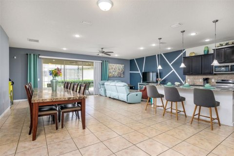 House in Kissimmee, Florida 9 bedrooms, 407.93 sq.m. № 1904460 - photo 14