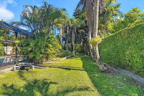 Villa ou maison à vendre à Miami, Floride: 5 chambres, 279.17 m2 № 2024384 - photo 20