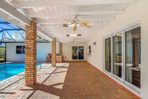 Villa ou maison à vendre à Miami, Floride: 5 chambres, 279.17 m2 № 2024384 - photo 17