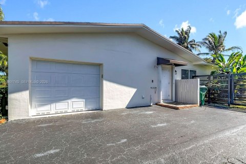 Villa ou maison à vendre à Miami, Floride: 5 chambres, 279.17 m2 № 2024384 - photo 21