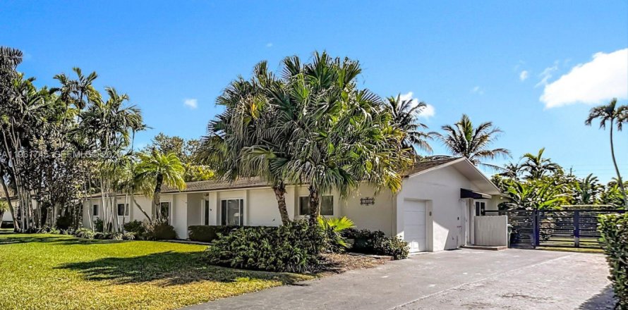 Villa ou maison à Miami, Floride 5 chambres, 279.17 m2 № 2024384