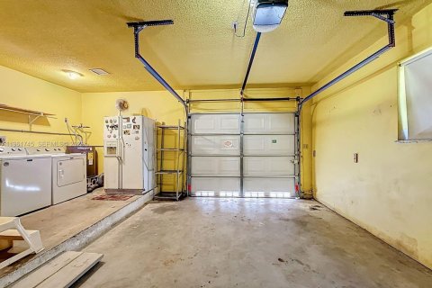 Villa ou maison à vendre à Miami, Floride: 5 chambres, 279.17 m2 № 2024384 - photo 15