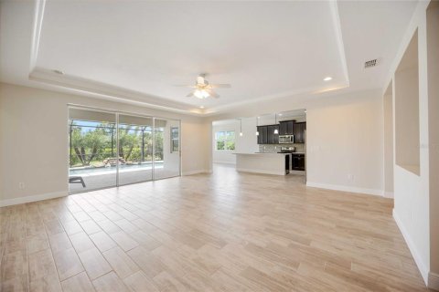 House in Venice, Florida 4 bedrooms, 248.51 sq.m. № 1824932 - photo 11