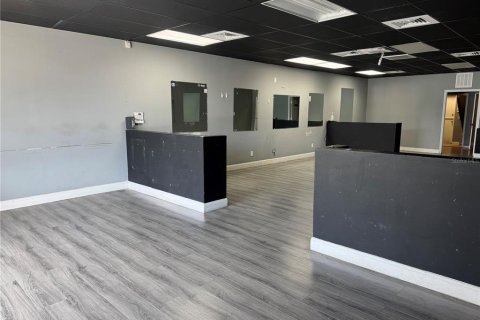 Commercial property in Saint Lucie, Florida № 2239974 - photo 2