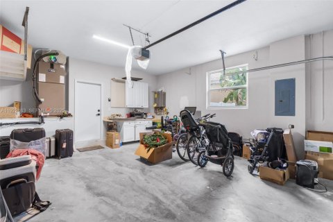 House in Pembroke Pines, Florida 4 bedrooms, 241.36 sq.m. № 1985825 - photo 22