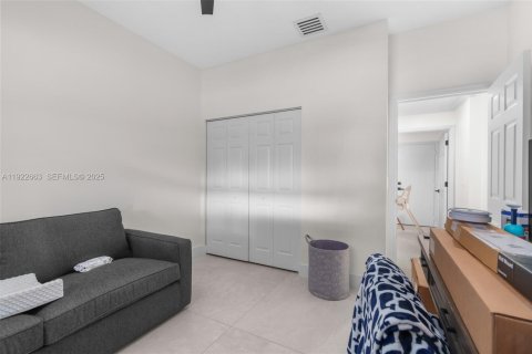 House in Pembroke Pines, Florida 4 bedrooms, 241.36 sq.m. № 1985825 - photo 16