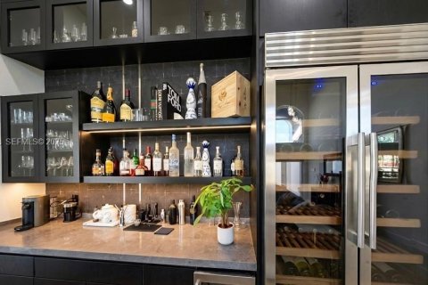 House in Pembroke Pines, Florida 4 bedrooms, 241.36 sq.m. № 1985825 - photo 6