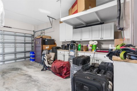 House in Pembroke Pines, Florida 4 bedrooms, 241.36 sq.m. № 1985825 - photo 21