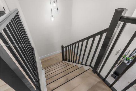 House in Pembroke Pines, Florida 4 bedrooms, 241.36 sq.m. № 1985825 - photo 24