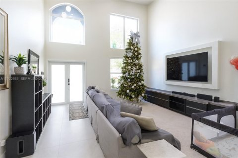 House in Pembroke Pines, Florida 4 bedrooms, 241.36 sq.m. № 1985825 - photo 5