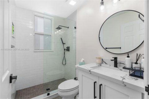 House in Pembroke Pines, Florida 4 bedrooms, 241.36 sq.m. № 1985825 - photo 18