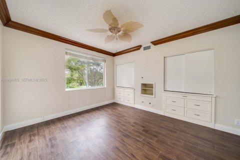 Touwnhouse à vendre à Tamarac, Floride: 2 chambres, 103.12 m2 № 1993105 - photo 12