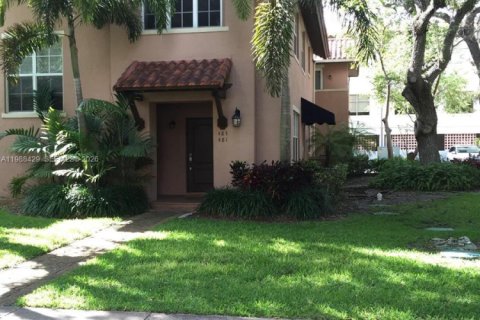 Adosado en Coral Gables, Florida 2 dormitorios, 104.14 m2 № 2050666