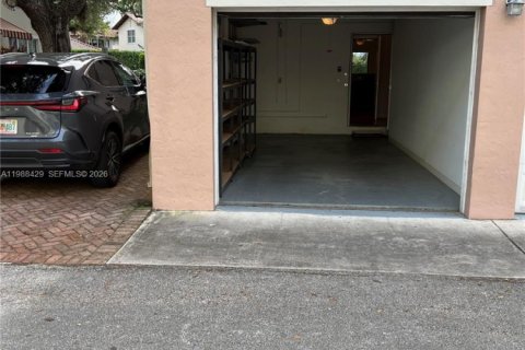 Adosado en alquiler en Coral Gables, Florida, 2 dormitorios, 104.14 m2 № 2050666 - foto 7