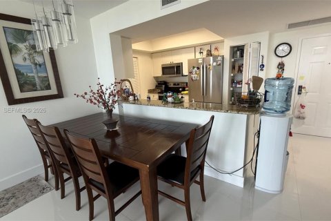 Condo in Aventura, Florida, 2 bedrooms  № 2078071 - photo 13