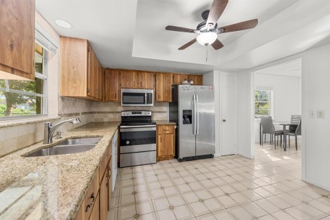 House in Port St. Lucie, Florida 3 bedrooms, 140.47 sq.m. № 2083046 - photo 14
