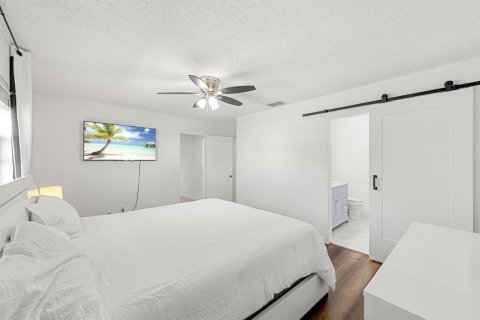 House in Port St. Lucie, Florida 3 bedrooms, 140.47 sq.m. № 2083046 - photo 29