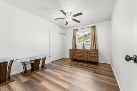 House in Port St. Lucie, Florida 3 bedrooms, 140.47 sq.m. № 2083046 - photo 23