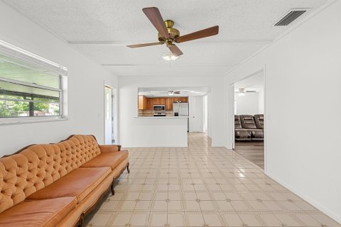 House in Port St. Lucie, Florida 3 bedrooms, 140.47 sq.m. № 2083046 - photo 20