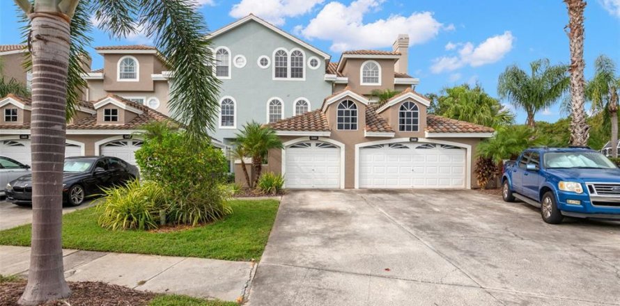 Adosado en Palm Harbor, Florida 3 dormitorios, 264.21 m2 № 1917393
