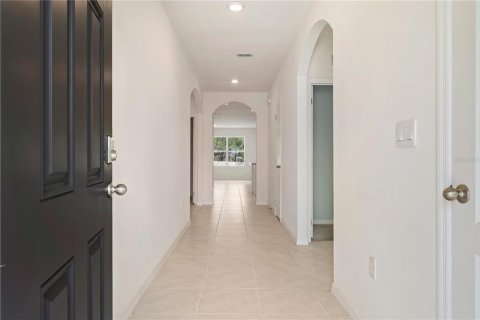 House in Davenport, Florida 4 bedrooms, 173.45 sq.m. № 2229509 - photo 3