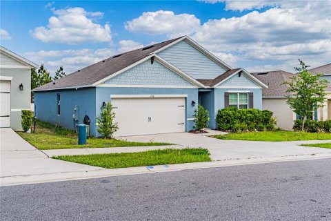 House in Davenport, Florida 4 bedrooms, 173.45 sq.m. № 2229509