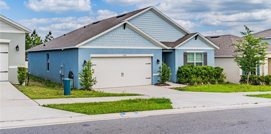 House in Davenport, Florida 4 bedrooms, 173.45 sq.m. № 2229509
